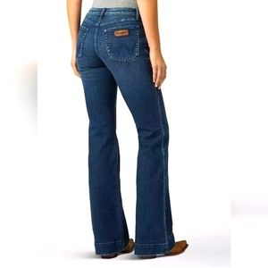 13 x 34 Wrangler® Ladies Retro Mae Wide Leg Trouser Jeans 09MWWSA